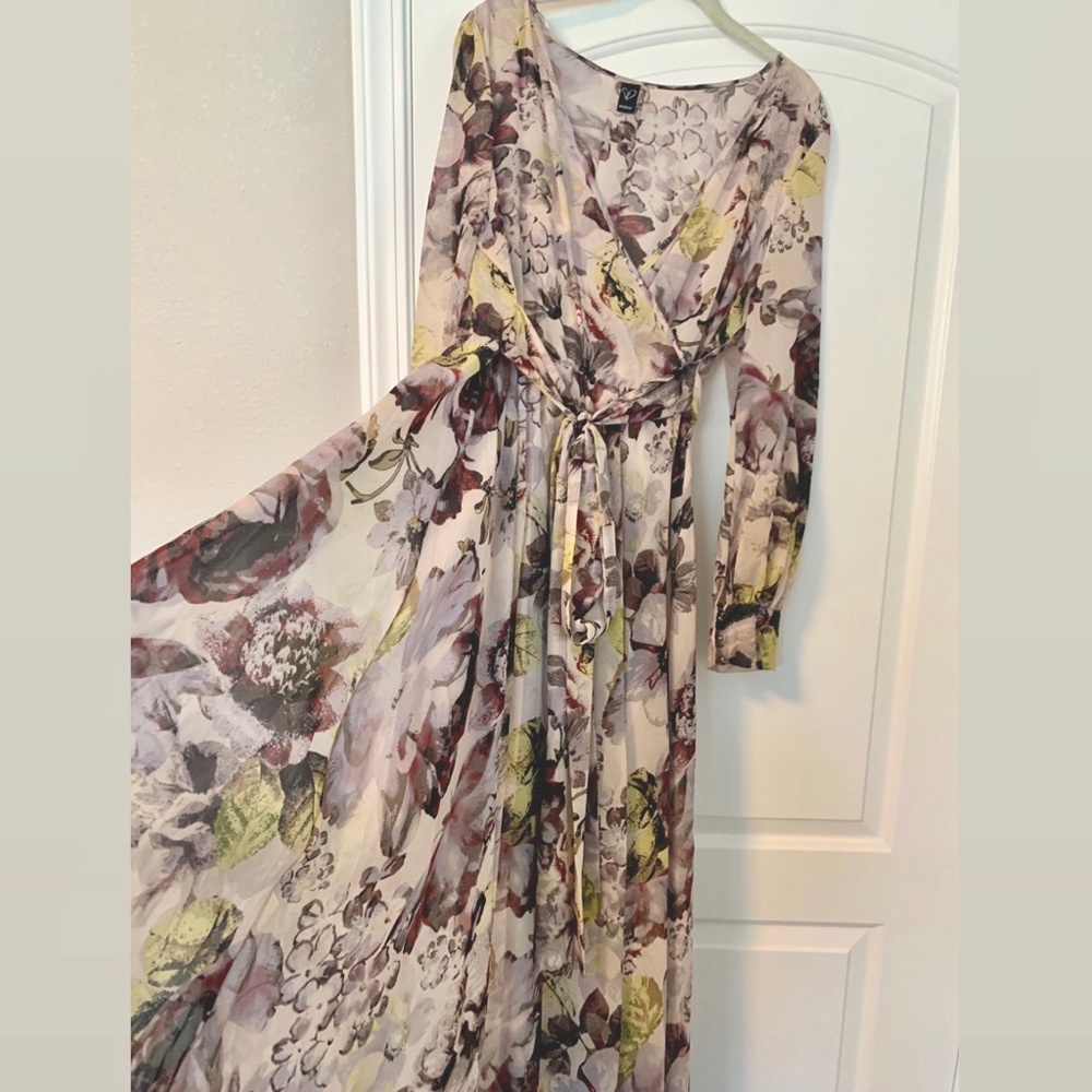 🌸 Floral Maxi Dress 🌸